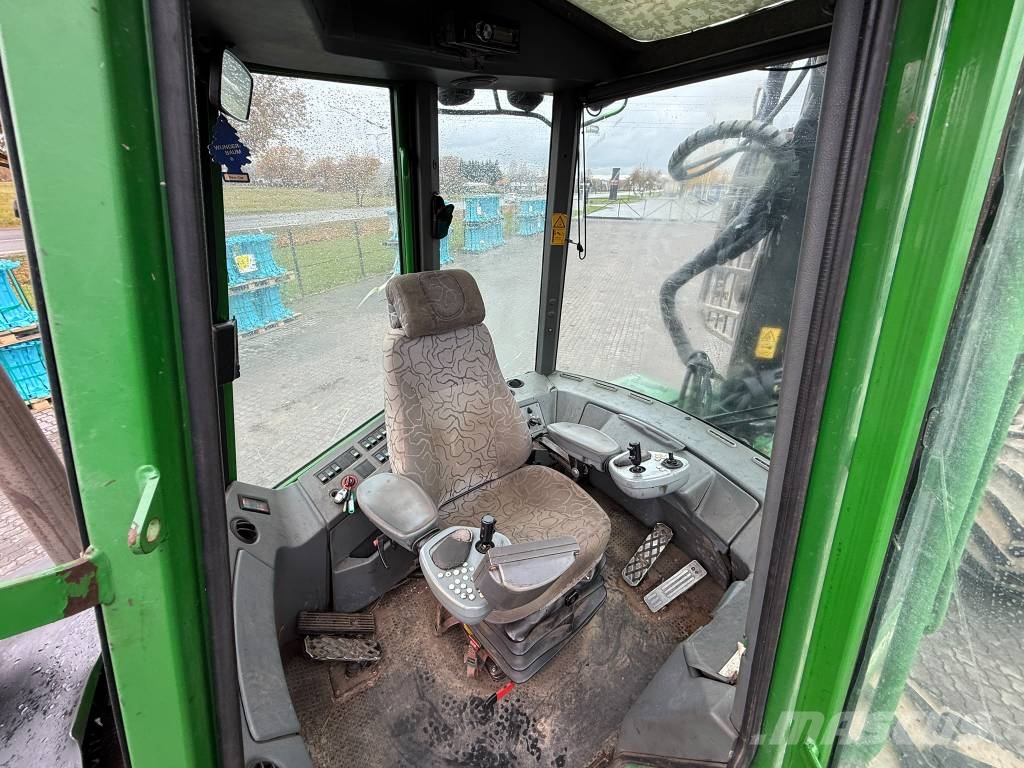 John Deere 810 D Forwarders / Autocarregadores