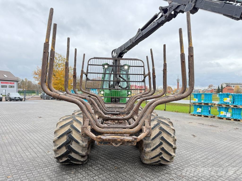 John Deere 810 D Forwarders / Autocarregadores