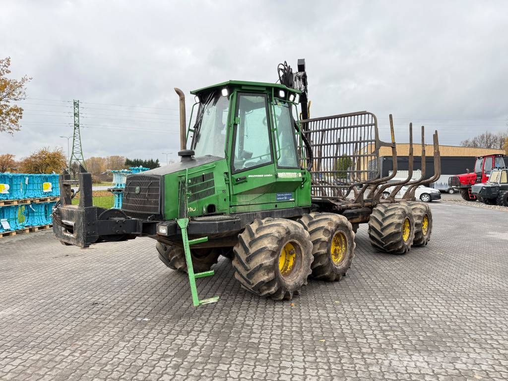 John Deere 810 D Forwarders / Autocarregadores