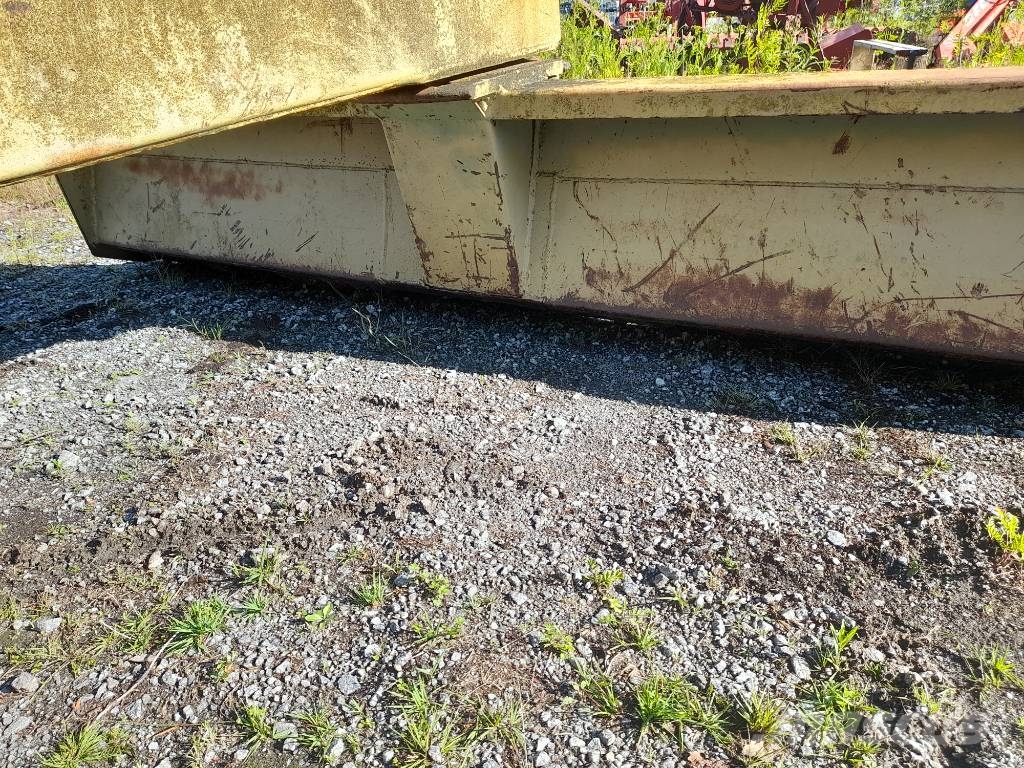 Jykevä 2,6m Perälevy/Takalana Rastras para caminos