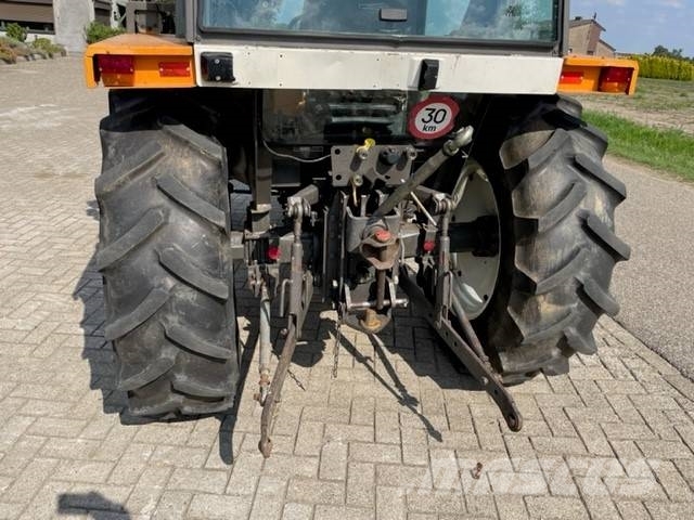 Renault R65 14 LS 4X4 트랙터