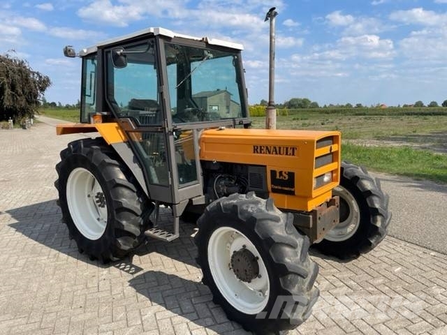 Renault R65 14 LS 4X4 트랙터