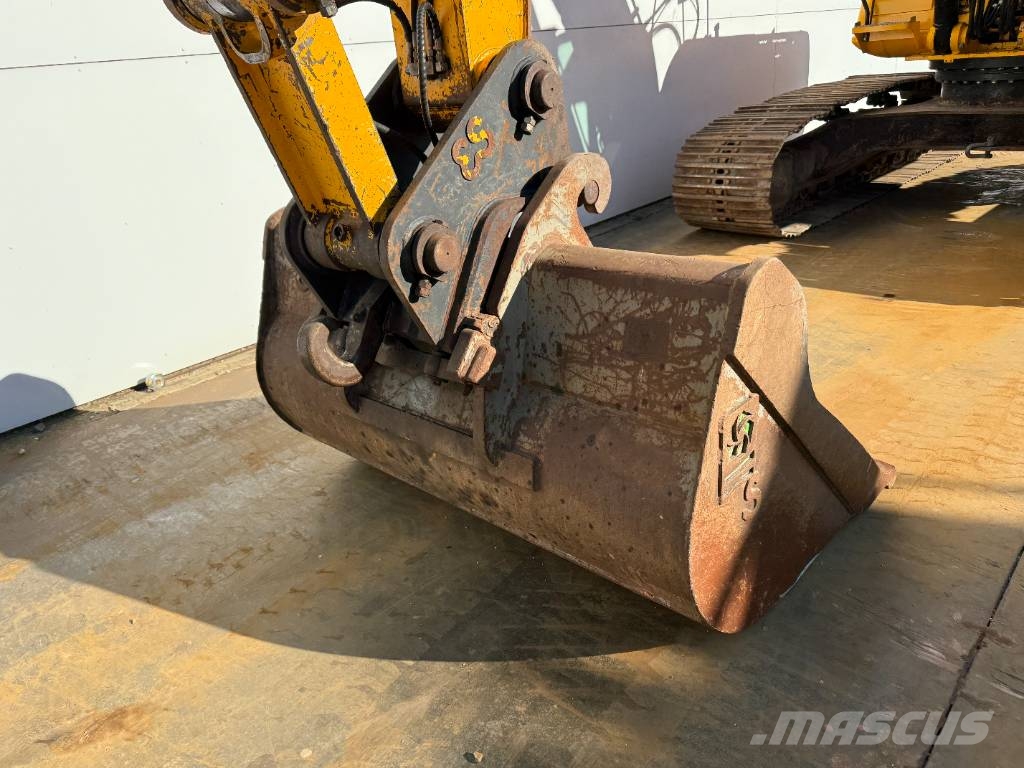 JCB JS260LC - Hammer Lines / Heated Seat Raupenbagger