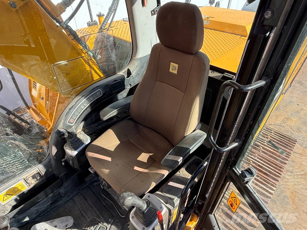 JCB JS260LC - Hammer Lines / Heated Seat Raupenbagger