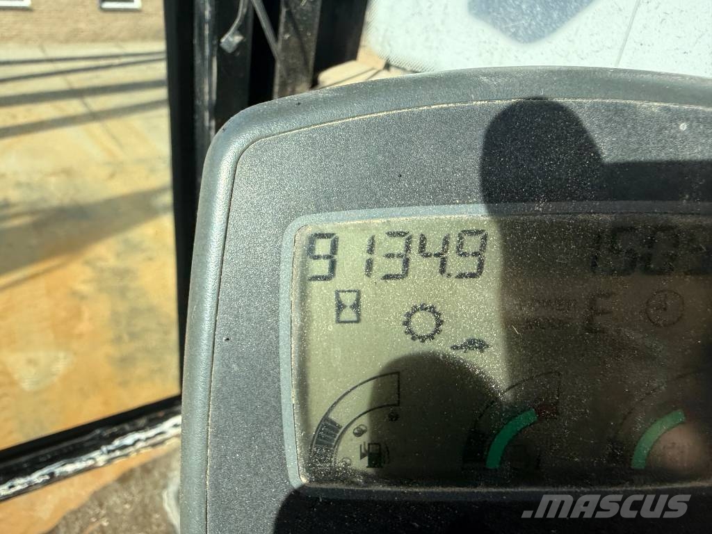 JCB JS260LC - Hammer Lines / Heated Seat Raupenbagger
