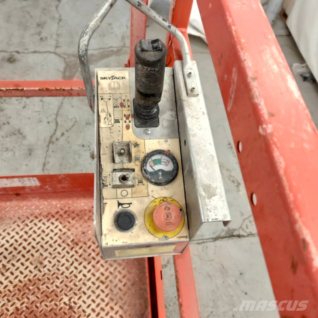SkyJack SJ4626K Ollós emelők