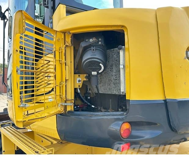 Komatsu PW 118 MR-8 Escavadoras de rodas