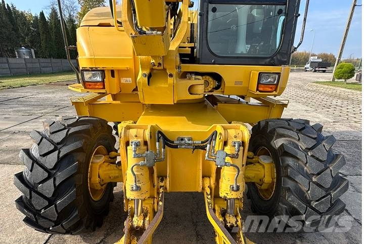 Komatsu PW 118 MR-8 Escavadoras de rodas
