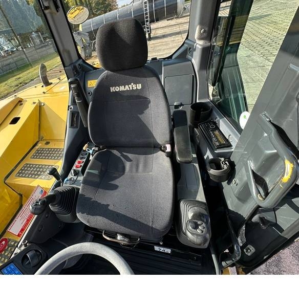 Komatsu PW 118 MR-8 Escavadoras de rodas