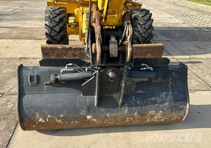 Komatsu PW 118 MR-8 Bagri na kolesih