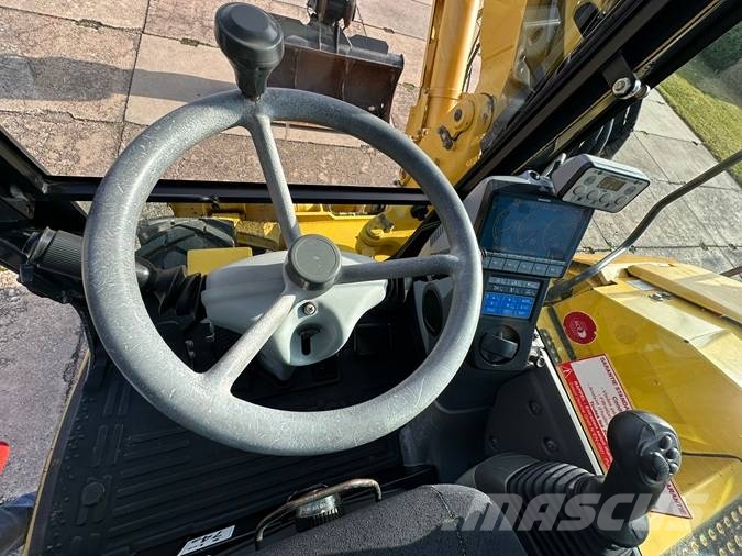 Komatsu PW 118 MR-8 Escavadoras de rodas