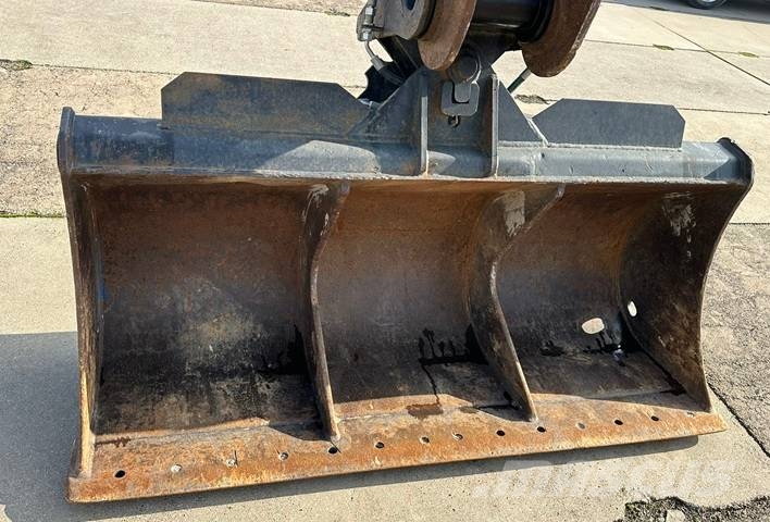 Komatsu PW 118 MR-8 Bagri na kolesih