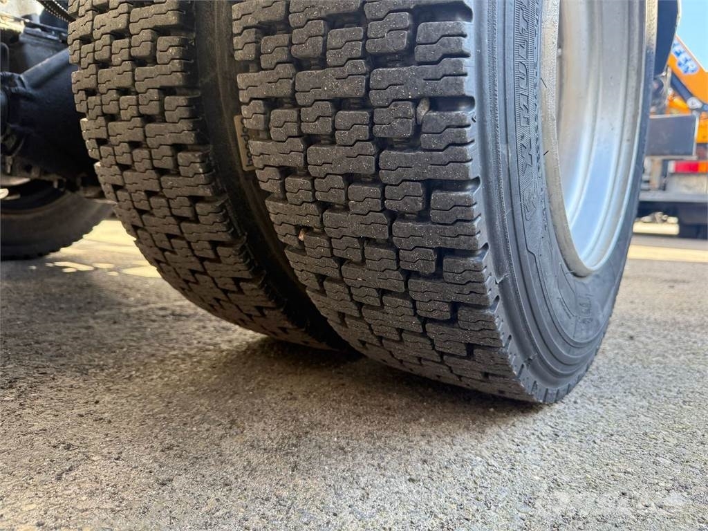 Mitsubishi Fuso Canter Camiones elevadores de gancho