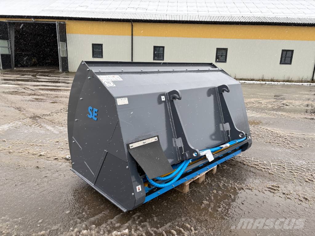 SE Equipment  sandspridarskopa, 3300 L, fraktfritt Schaufeln
