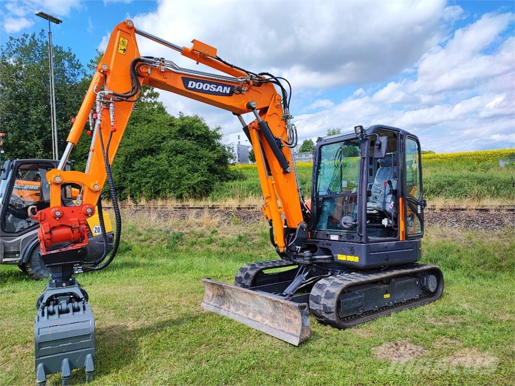 Doosan Doosen DX63-3 Verstellausleger Kettenbagger Minigraafmachines < 7t