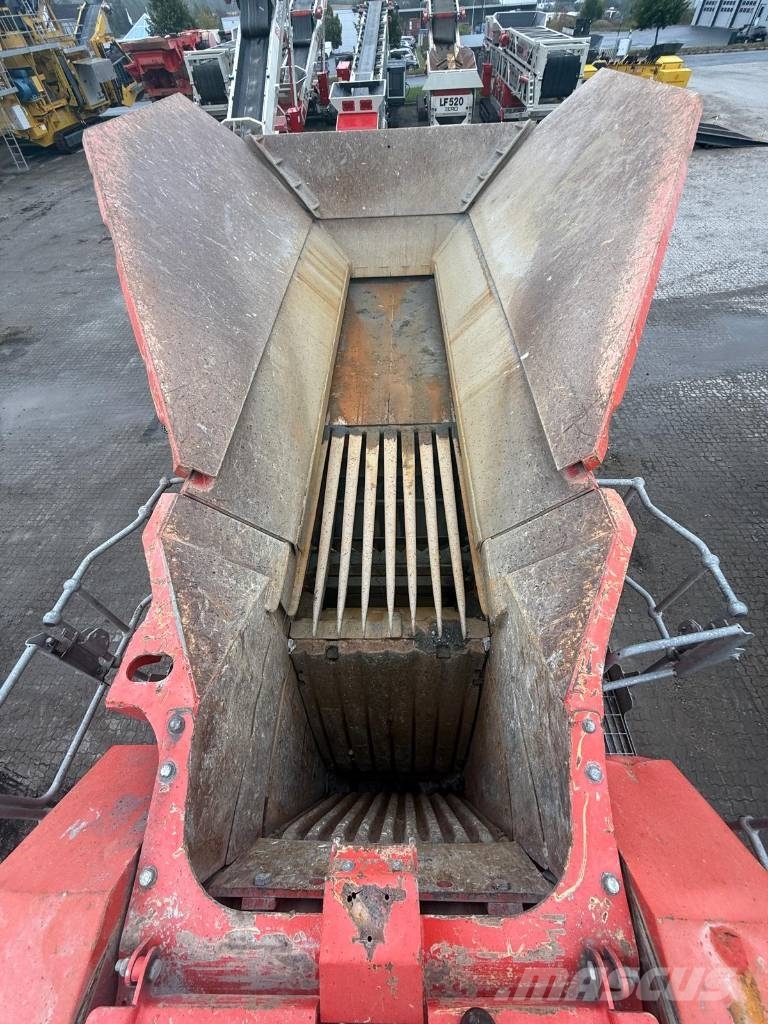 Finlay J-1175E 自走式クラッシャー