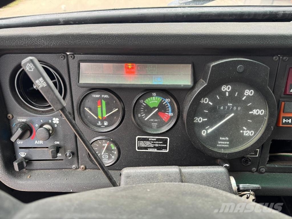 Volvo N10 6X4 Robson-Drive + TANK 14.000 LITER Anders