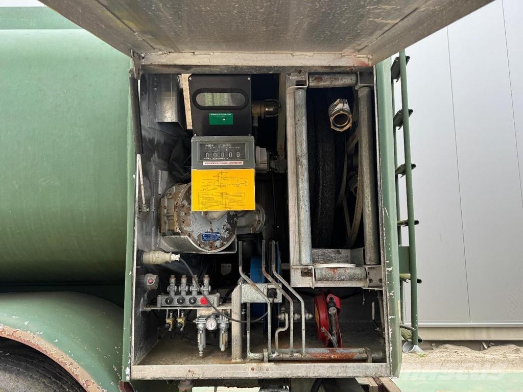 Volvo N10 6X4 Robson-Drive + TANK 14.000 LITER Anders