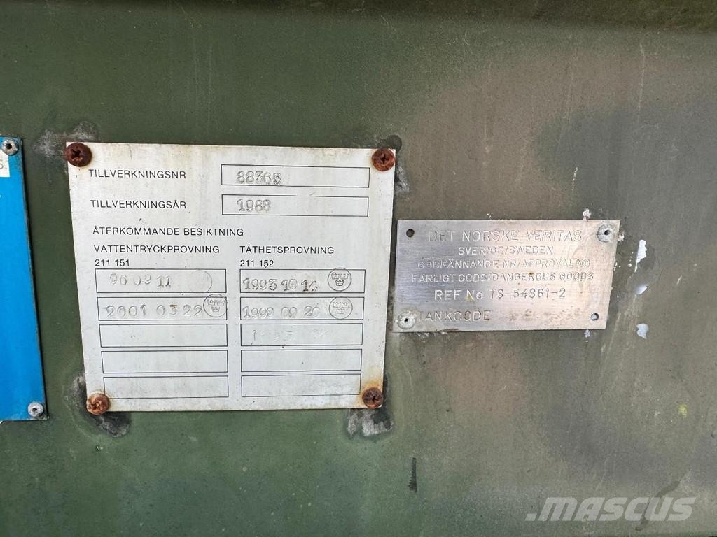 Volvo N10 6X4 Robson-Drive + TANK 14.000 LITER Anders