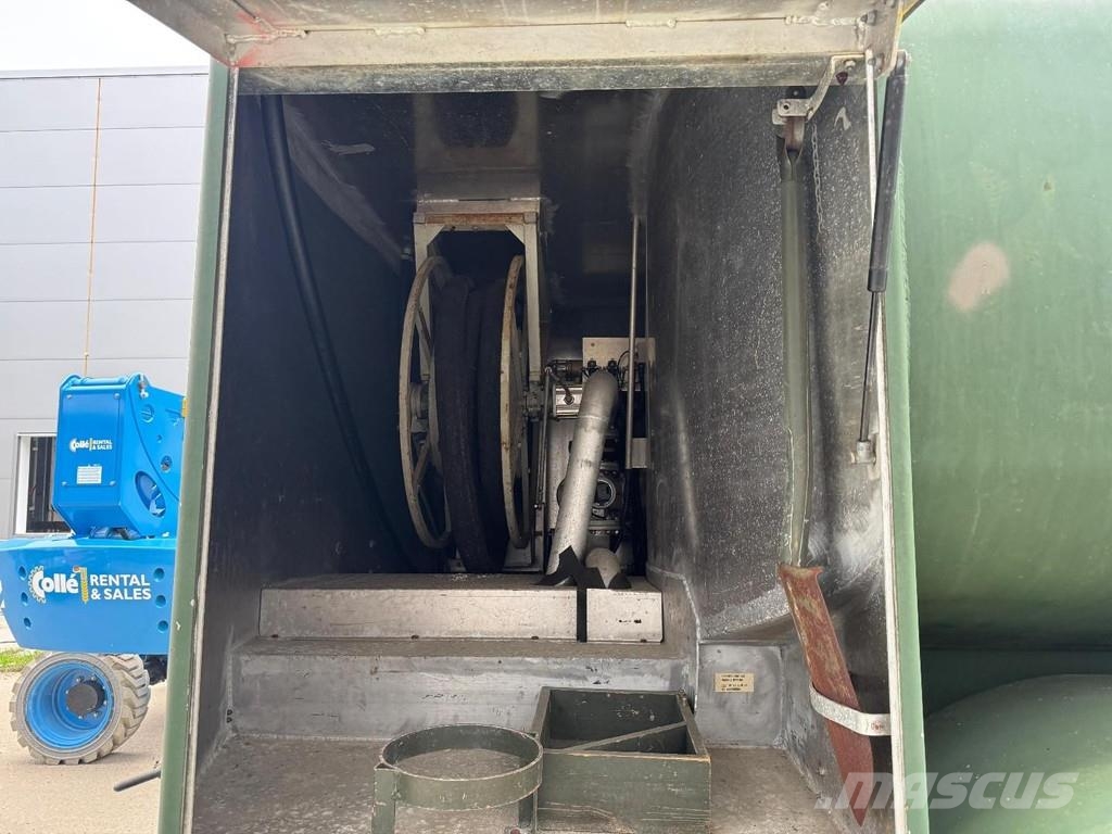 Volvo N10 6X4 Robson-Drive + TANK 14.000 LITER Anders