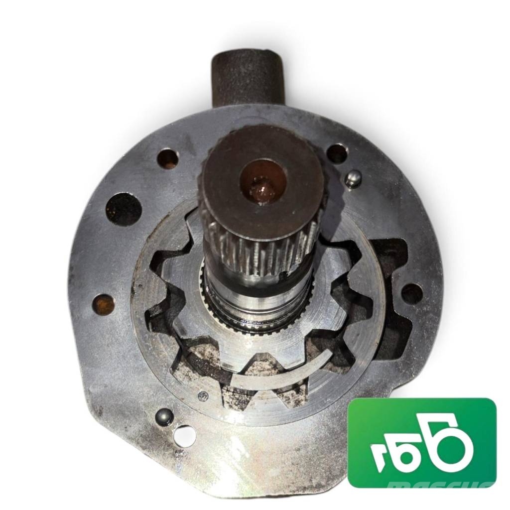 John Deere 6420 Oil Pump Shaft RE39406 PowerQuad Gearbox R109001 Chassis