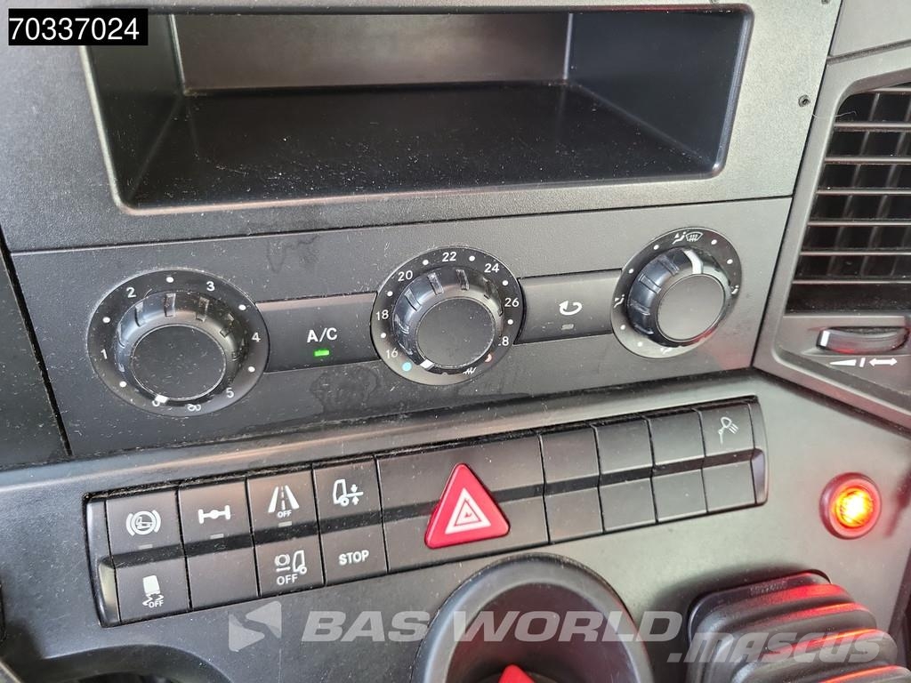 Mercedes-Benz Antos 2124 4X2 8,65m Box 2t Tailgate Automatic Eur Sanduk kamioni