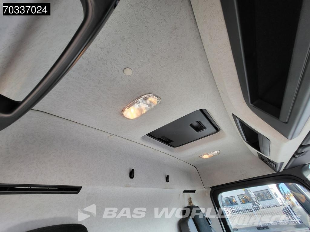 Mercedes-Benz Antos 2124 4X2 8,65m Box 2t Tailgate Automatic Eur Sanduk kamioni