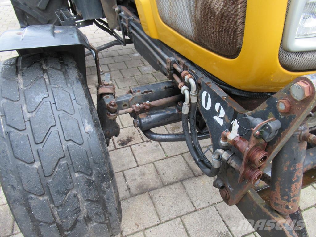 Valtra A75 4x2 + Fronthef VALMET Tractoare