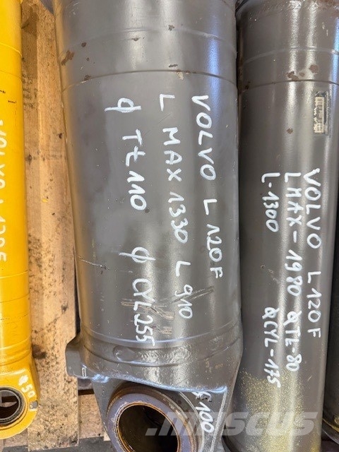 Volvo L 120 F HYDRAULIC CYLINDER COMPLET 油壓