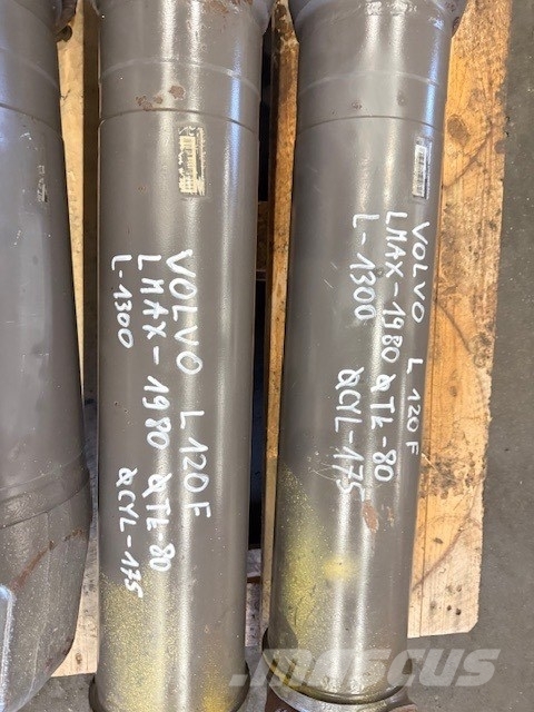 Volvo L 120 F HYDRAULIC CYLINDER COMPLET 油壓