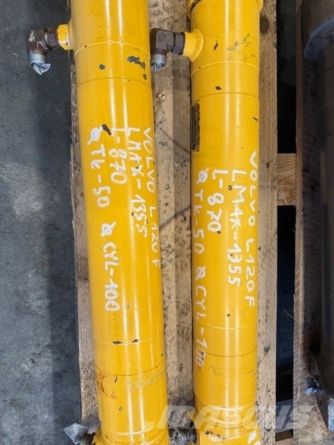 Volvo L 120 F HYDRAULIC CYLINDER COMPLET 油壓