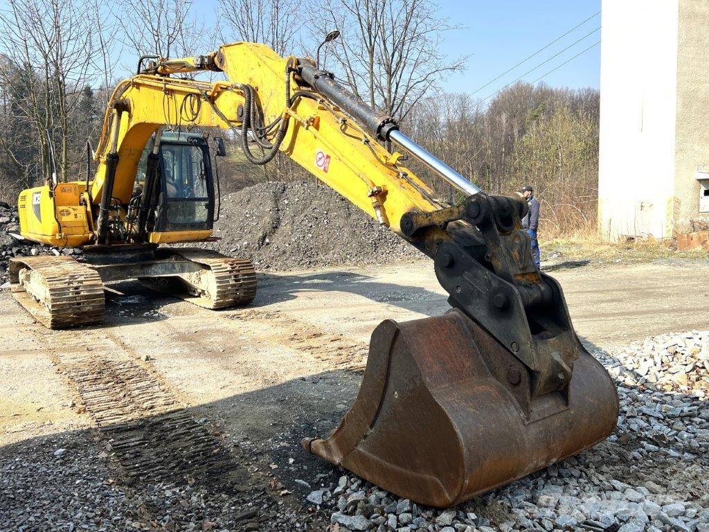 JCB JS 220 LC Bageri guseničari