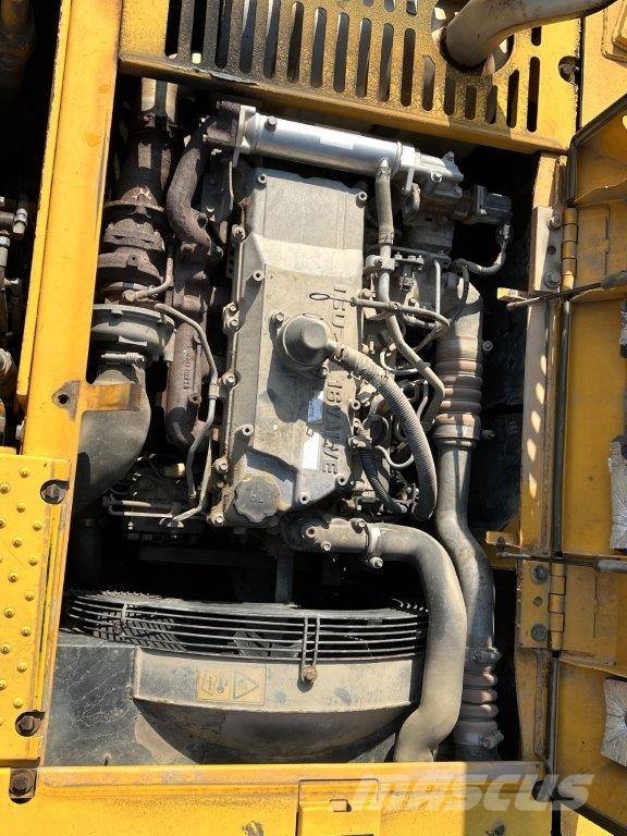 JCB JS 220 LC Bageri guseničari