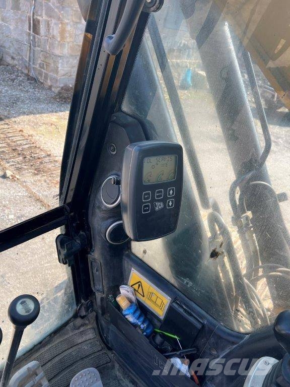 JCB JS 220 LC Bageri guseničari
