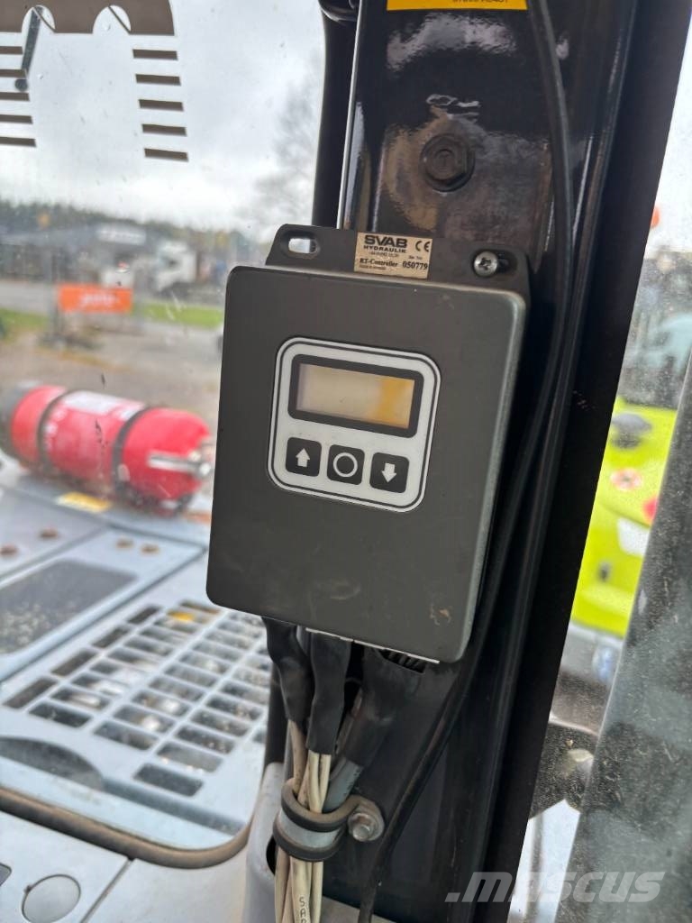 Komatsu PC 138 US Roomikekskavaatorid
