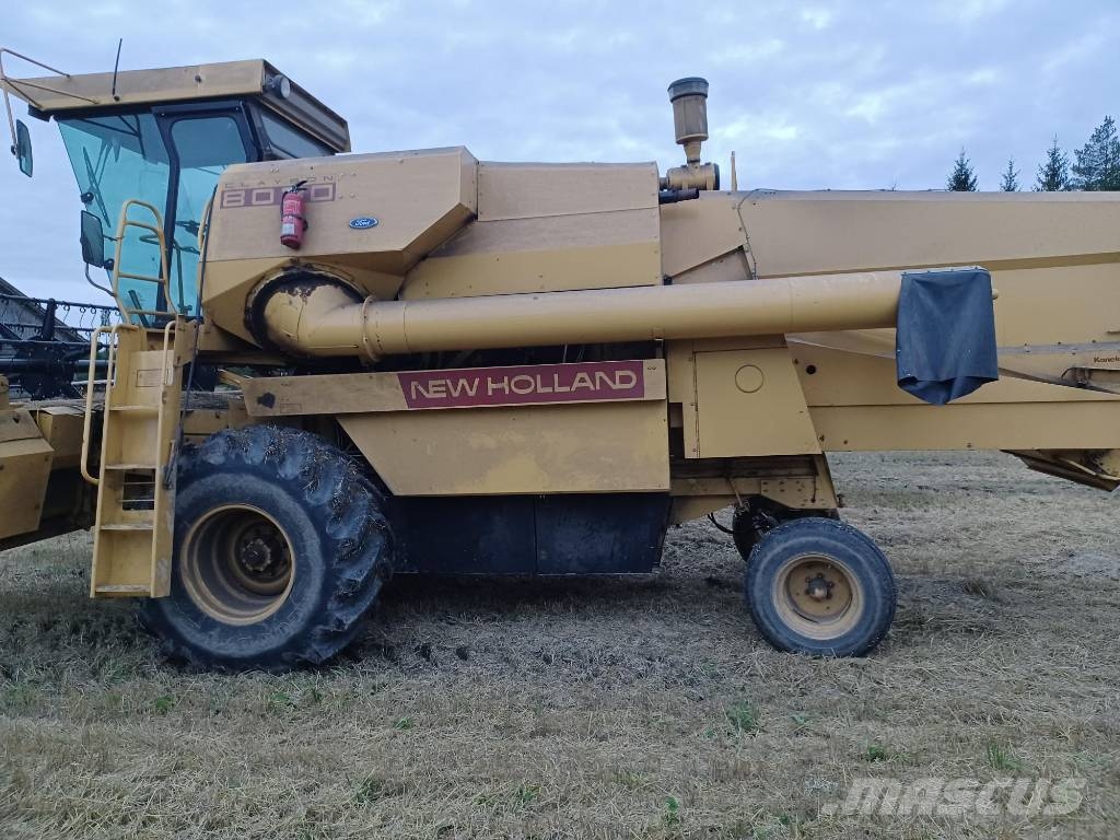 New Holland 8030 Mietitrebbiatrici