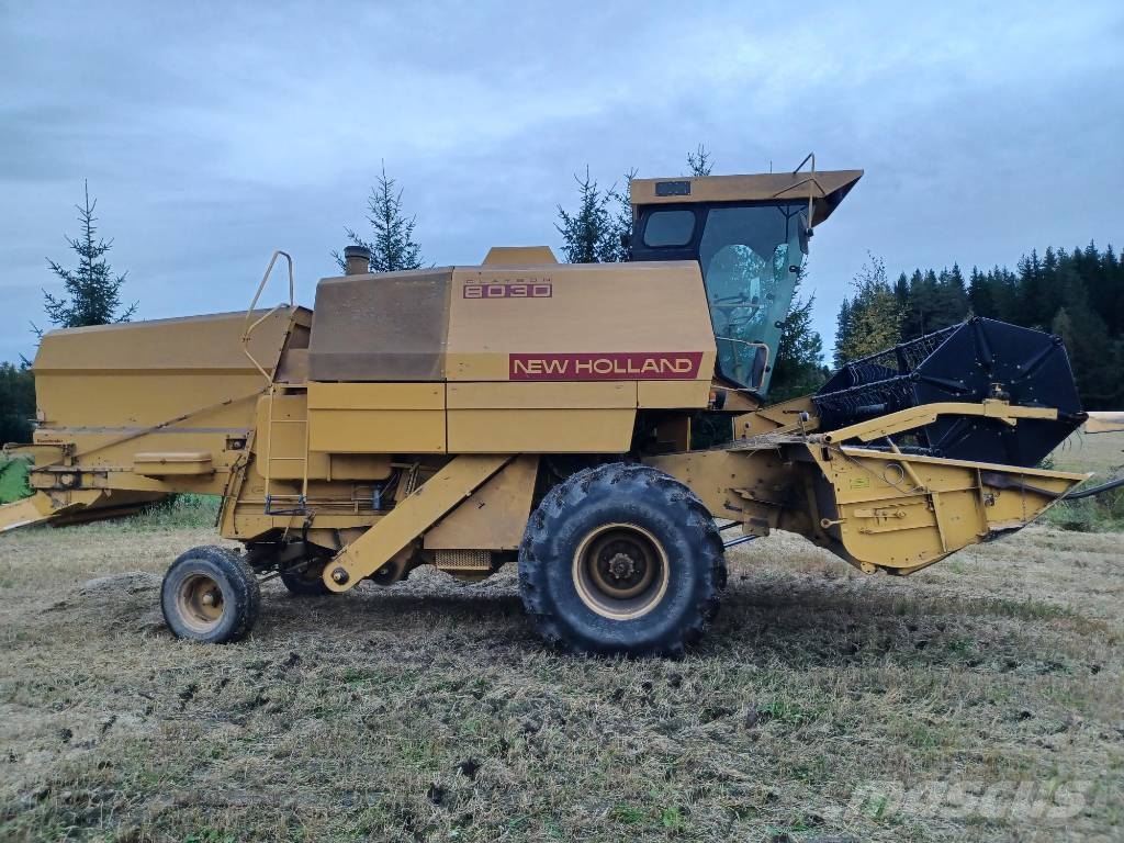 New Holland 8030 Mietitrebbiatrici