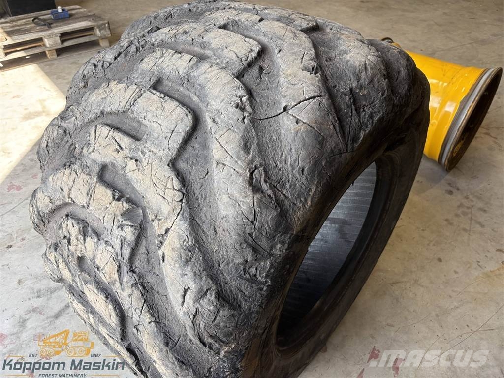 Nokian Fkf2 800/40x26,5 Used/Beg Tyres, wheels and rims