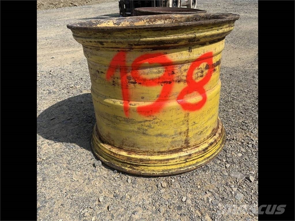Eco Log 560D 24x30,5 Used/Beg Ελαστικά και ζάντες