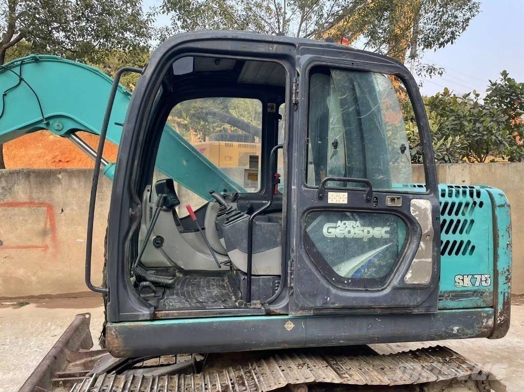 Kobelco SK 75 Гусеничные экскаваторы