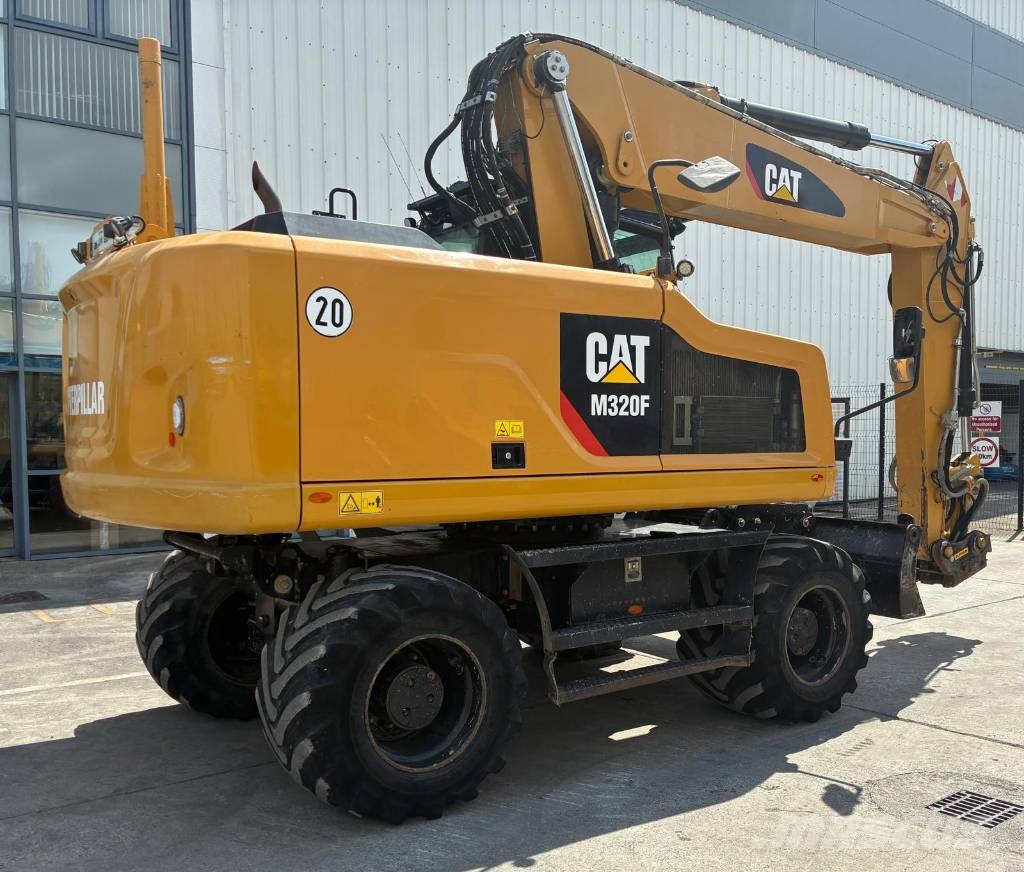 CAT M320F Wheeled excavators
