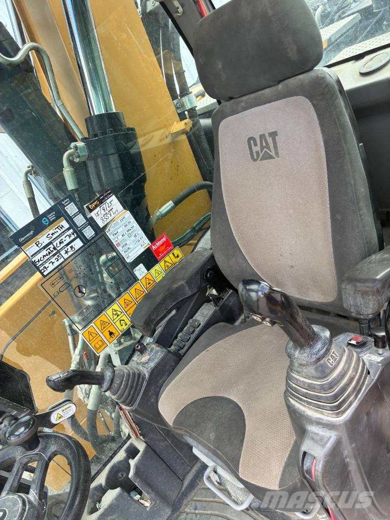 CAT M320F Wheeled excavators