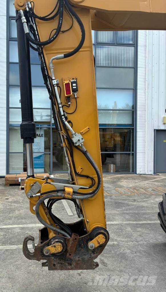 CAT M320F Wheeled excavators