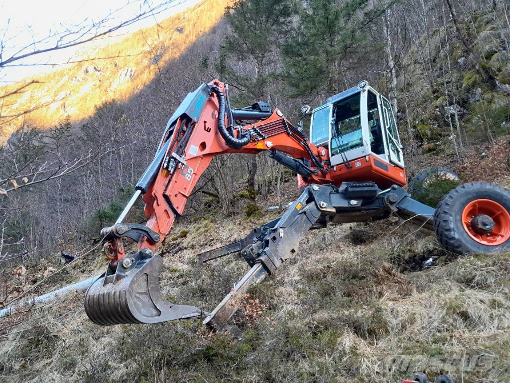 Euromach R 85 حفارات بعجل
