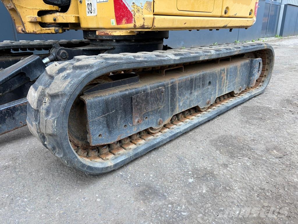 CAT 301.8-05 Escavadeiras de esteiras