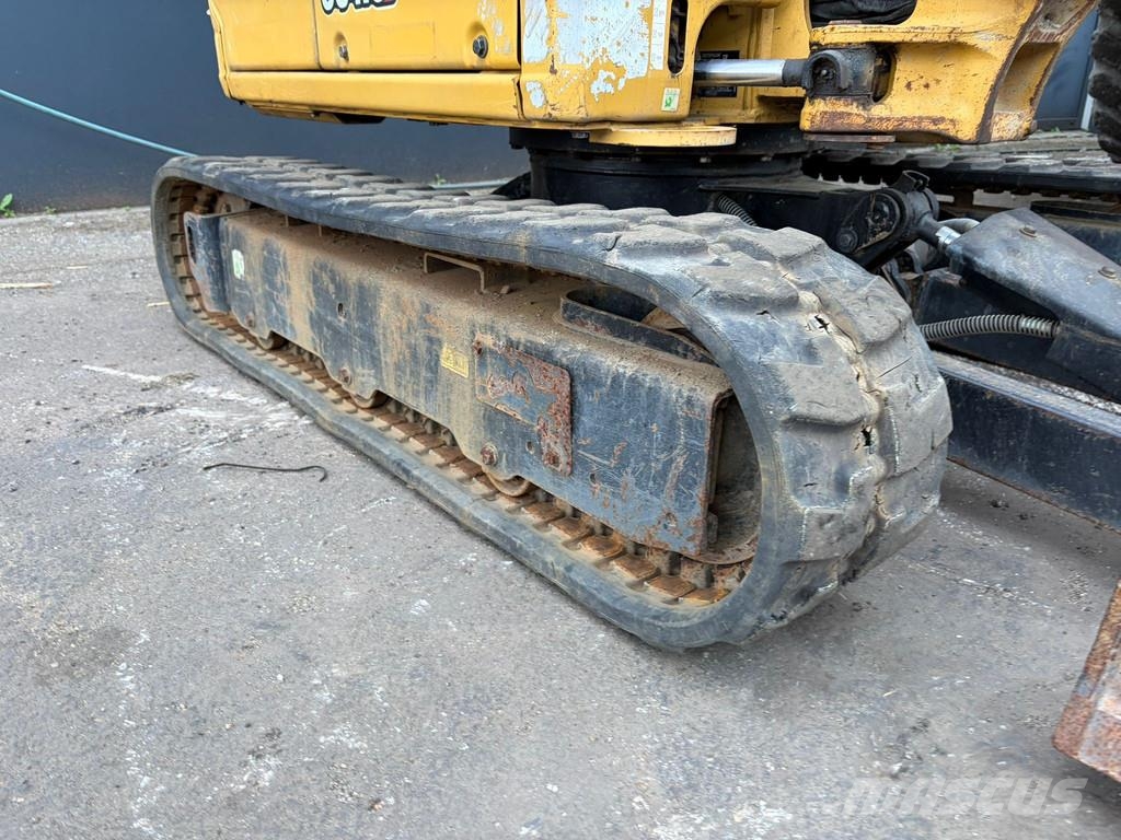CAT 301.8-05 Escavadeiras de esteiras