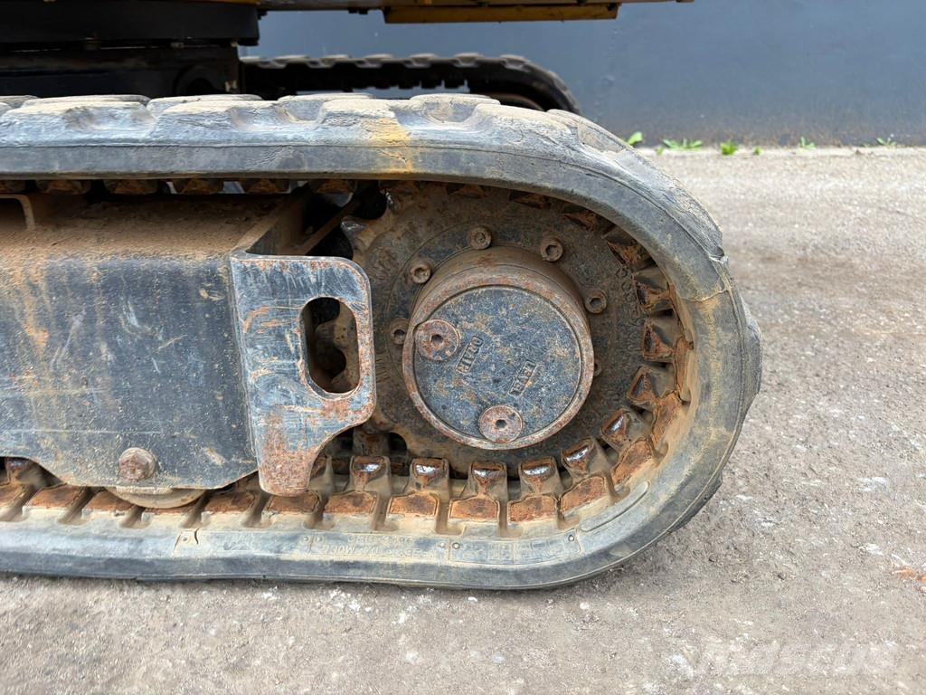 CAT 301.8-05 Escavadeiras de esteiras