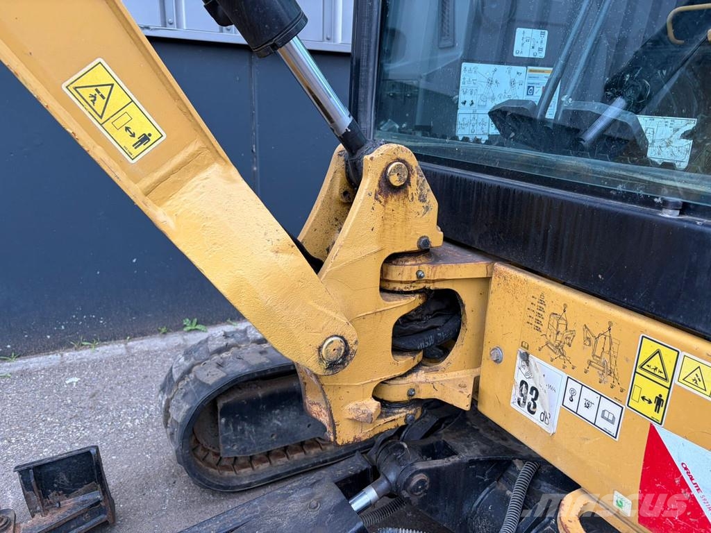 CAT 301.8-05 Escavadeiras de esteiras