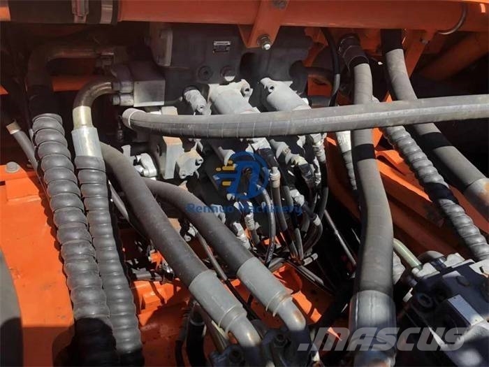 Doosan DX 500LC Pásové rýpadlá