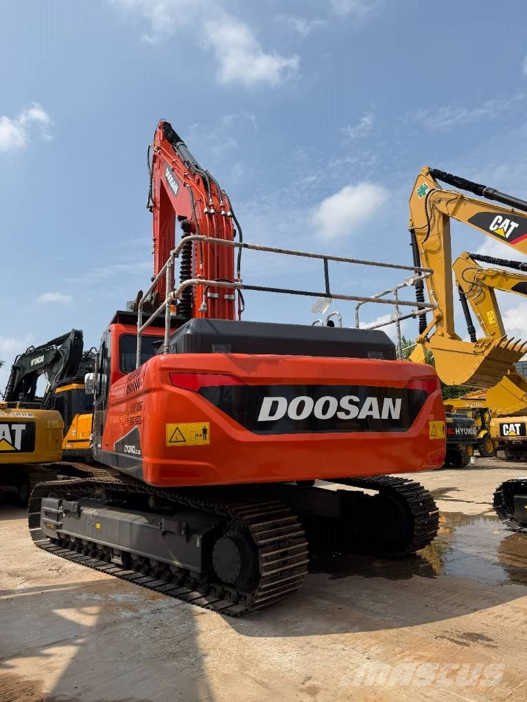 Doosan DX340LC Гусеничні екскаватори